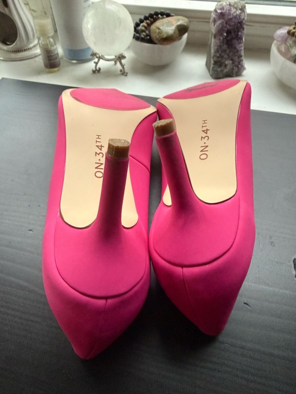 Women's Pointed-Toe Hot Pink Stiletto Pumps - Picture 7 of 14